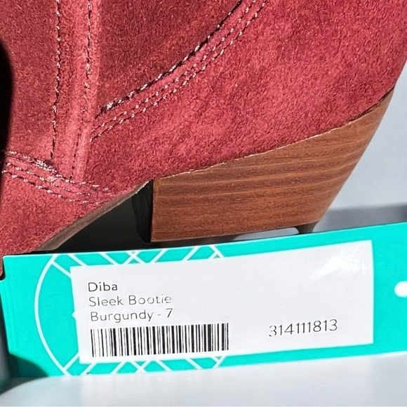 🌻NEW Diba Sleek Burgundy Suede Ankle Boots Sizes 7 - Picture 9 of 10